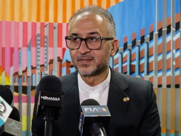 El embajador de Irán en Mexico, Albolfazl Pasandideh, participa durante una conferencia de prensa este jueves en la ciudad de Tijuana. EFE/J.Terríquez