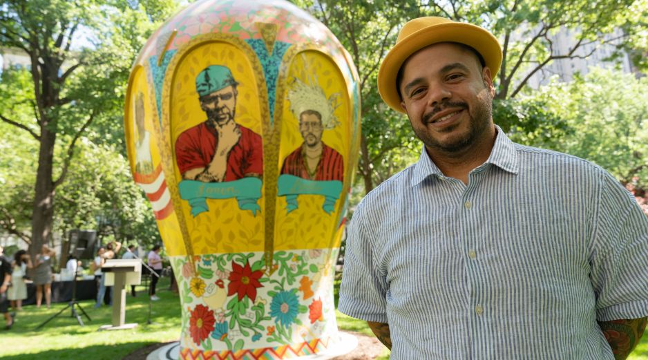 El jarrón, 'Capicú de Cariño', es el estandarte de 'Alfarero del barrio'. EFE/A. Colmenares
