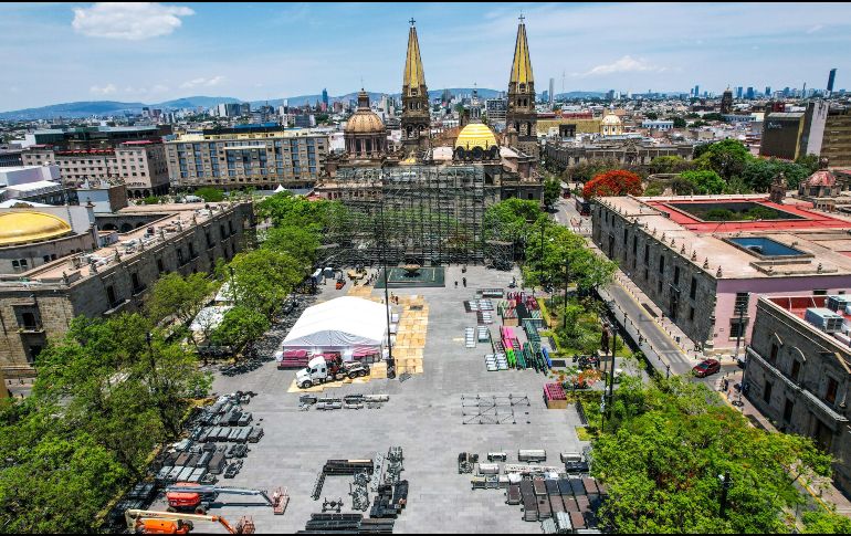El Gobierno de Guadalajara hará la reubicación temporal de las calandrias que se estacionan sobre Hidalgo, a puntos cercanos, con el objetivo de impactar, lo menos posible, en su actividad. EL INFORMADOR/ A. Navarro