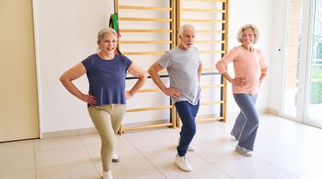 A medida que envejecemos, es un proceso natural perder un porcentaje de nuestra masa muscular si no la estimulamos de manera adecuada y constante.  ESPECIAL / CANVA