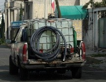 Autoridades aseguraron dos pipas con dos tanques acoplados con aproximadamente 14 mil 500 litros de hidrocarburo. SUN/ARCHIVO
