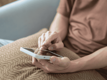 El propósito de este trámite es combatir el anonimato para prevenir y reducir delitos como la extorsión y el fraude telefónico. CANVA
