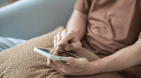 El propósito de este trámite es combatir el anonimato para prevenir y reducir delitos como la extorsión y el fraude telefónico. CANVA