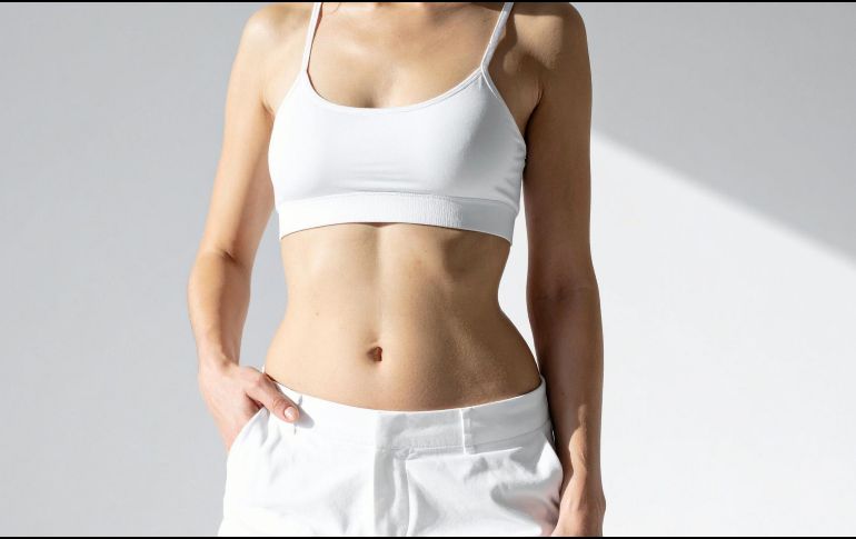 La definición muscular no solo exige una rutina de ejercicios estricta y progresiva, sino también una dieta meticulosamente calculada para perder peso y grasa corporal. ESPECIAL / CANVA