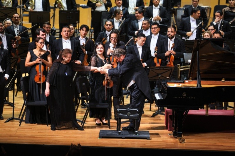 La audiencia respondió con entusiasmo ante el virtuosismo de los músicos. EL INFORMADOR/J. Acosta La audiencia respondió con entusiasmo ante el virtuosismo de los músicos. EL INFORMADOR/J. Acosta