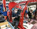 La Unión Americana exigirá que Canadá y México usen más partes de la Unión Americana al momento de ensamblar los vehículos. EFE