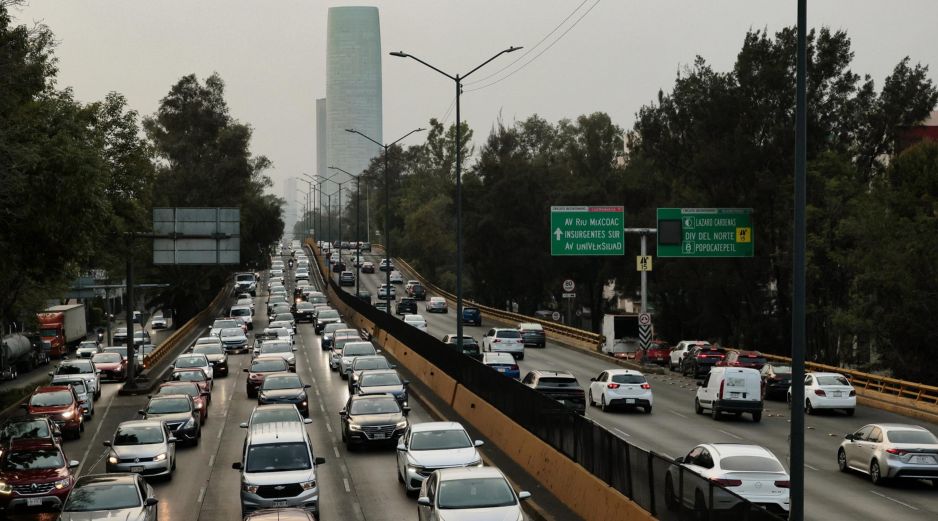 Este sábado la Ciudad de México amaneció con una mala calidad del aire. EFE/J. Méndez
