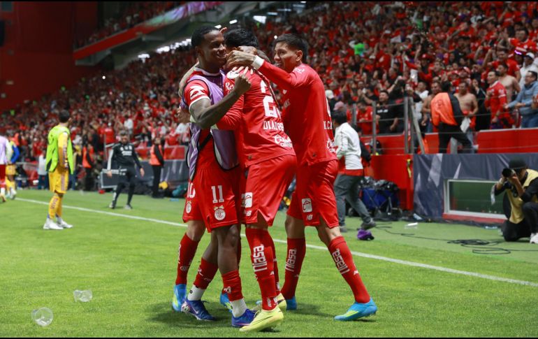 Los Diablos Rojos terminaron con una sequía de 23 años, conquistaron su tercer título de Concacaf y aseguraron su participación en la próxima Copa Intercontinental, además de obtener un boleto para la siguiente edición del Mundial de Clubes. EFE/ F.  Gutiérrez.