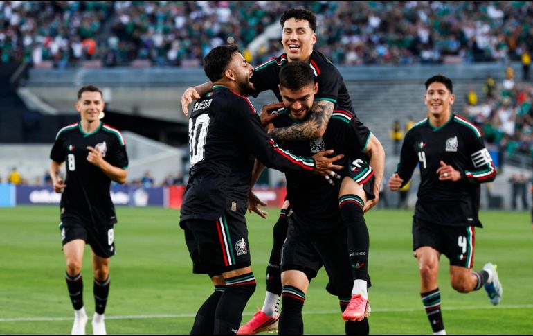 Aguirre presentó una alineación compuesta por futbolistas que apuntan a tener participación constante durante la Copa del Mundo y otros elementos que buscan asegurar un lugar dentro de la lista definitiva. EFE/ C. TORRES