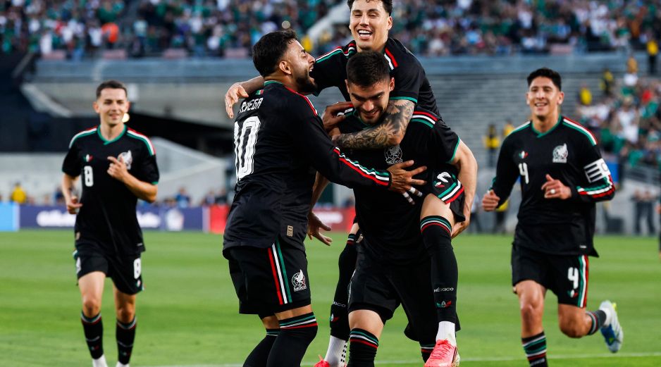 Aguirre presentó una alineación compuesta por futbolistas que apuntan a tener participación constante durante la Copa del Mundo y otros elementos que buscan asegurar un lugar dentro de la lista definitiva. EFE/ C. TORRES