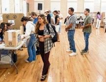 Colombia renovará al Poder Ejecutivo en una elección que se pronostica que requerirá de una segunda vuelta. En la foto, votación de colombianos en el extranjero. EFE