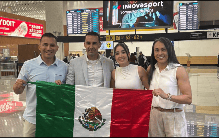 La delegación mexicana está conformada por dos árbitros centrales, tres asistentes y dos oficiales de VAR, quienes estarán disponibles para ser designados en cualquier encuentro del Mundial 2026. X / FMF