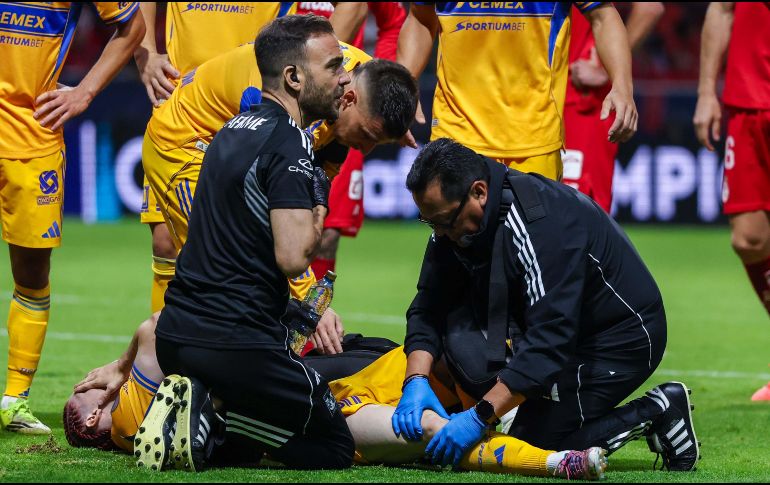 A sus 22 años, el mediocampista atraviesa uno de los momentos más complicados de su carrera, al enfrentar una recuperación que podría extenderse por varios meses. IMAGO7.