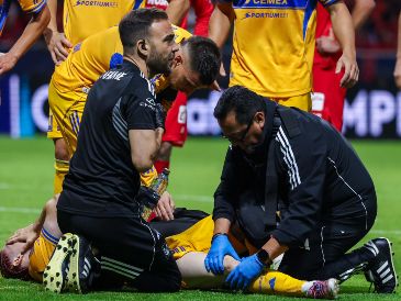 A sus 22 años, el mediocampista atraviesa uno de los momentos más complicados de su carrera, al enfrentar una recuperación que podría extenderse por varios meses. IMAGO7.