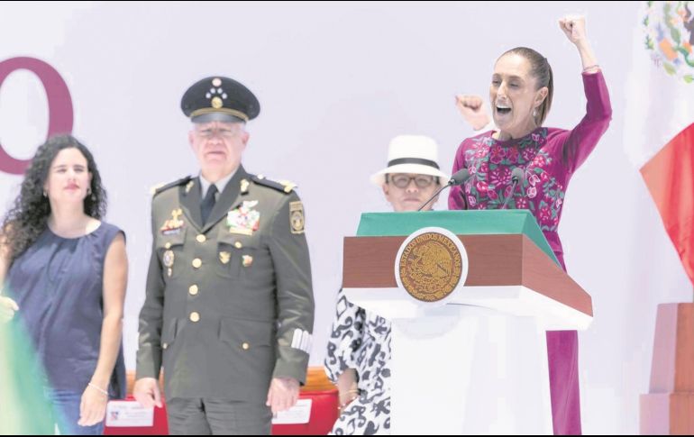 Miles de simpatizantes de Morena se congregaron para seguir el mensaje de Claudia Sheinbaum durante el evento conmemorativo por los dos años de su triunfo electoral. EL UNIVERSAL