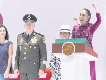 Miles de simpatizantes de Morena se congregaron para seguir el mensaje de Claudia Sheinbaum durante el evento conmemorativo por los dos años de su triunfo electoral. EL UNIVERSAL