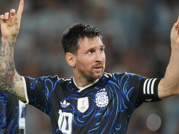 LIONEL MESSI. El dorsal "10" posee en el futbol una mística única por cuenta de las leyendas que han portado dicha camiseta. AP / ARCHIVO