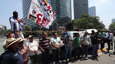 Los maestros mexicanos han amenazado con boicotear el inicio del Mundial de Futbol con movilizaciones y bloqueos. EFE/M. Hartz