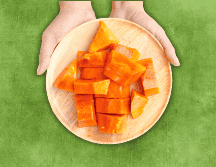 Una sola porción matutina de papaya cubre más del cien por ciento de los requerimientos diarios de vitamina C. ESPECIAL / CANVA