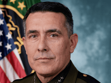 Antes de este nombramiento, estuvo a cargo de la frontera norte en el estado de Washington y coordinó las relaciones con Canadá, de acuerdo con un comunicado emitido por el Departamento de Seguridad Nacional (DHS). ESPECIAL/X/ @CBP