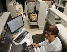 Casi todos los sectores corporativos del S&P 500 cerraron con pérdidas, con excepción del tecnológico y el de energía. EFE/R. Khan
