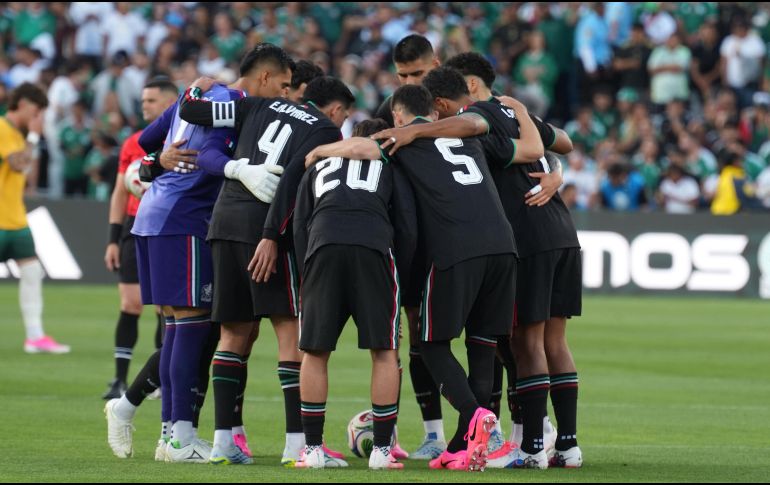 La experiencia y el buen momento de figuras como Ochoa, Edson Álvarez, Alexis Vega y Raúl Jiménez marcan la apuesta del Tri para la Copa del Mundo. EFE/ O. Alonso.