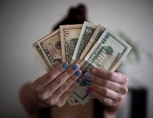 El reporte destaca que la economía estadounidense presentó señales positivas durante abril, pero esto no se vio reflejado en los envíos de dinero. EFE/ARCHIVO