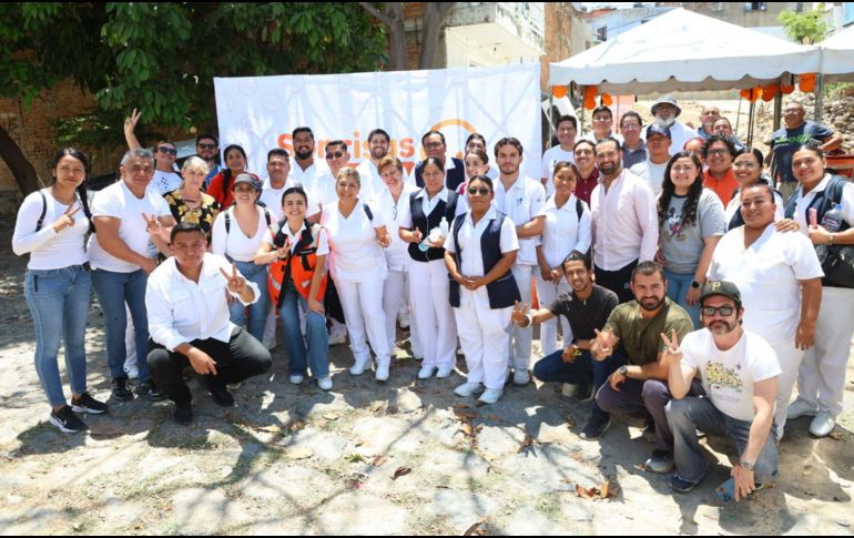Zapopan llevó servicios médicos gratuitos y actividades recreativas a familias de Arroyo Hondo mediante una brigada encabezada por Ana Isaura Amador. CORTESÍA.