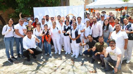 Zapopan llevó servicios médicos gratuitos y actividades recreativas a familias de Arroyo Hondo mediante una brigada encabezada por Ana Isaura Amador. CORTESÍA.