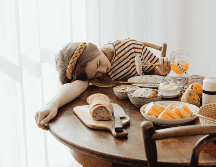 La primera comida del día no solo sirve para quitar el hambre: también puede influir en cómo te sentirás durante toda la mañana. CANVA