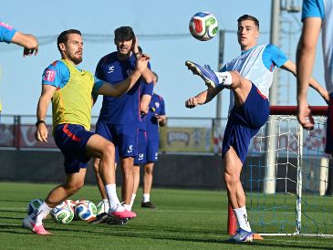 Seleccionados croatas en entrenamiento previo al juego contra Bélgica. X/HNS_CFF