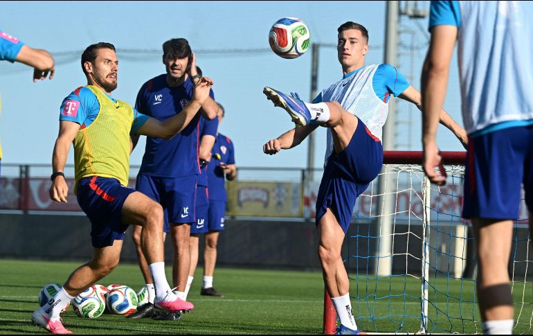 Seleccionados croatas en entrenamiento previo al juego contra Bélgica. X/HNS_CFF