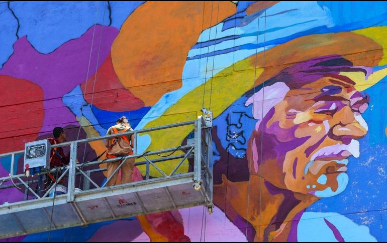 Del Cantinflas de colores a la identidad mexicana: Olga Zuno crea un nuevo mural en Guadalajara