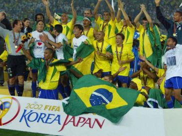 Entre los 9 participantes históricos de Conmebol, la regularidad la refleja a la perfección Brasil, que llegará a Norteamérica para ratificar su estatus único de asistencia perfecta de 23 ediciones y ha sido campeona en 5 ocasiones. AFP / ARCHIVO
