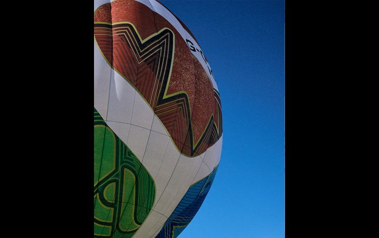 Un globo aerostático estilizado como el Trionda sobrevuela la Ciudad de México en la antesala al inicio del Mundial 2026. ESPECIAL / X: @MexicoCity26