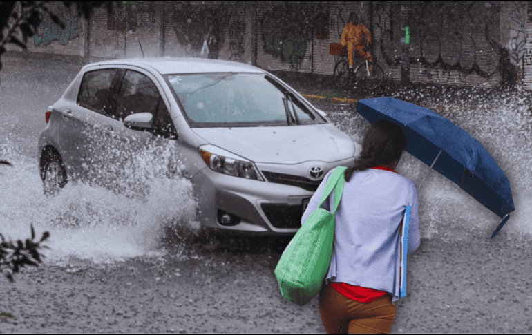 Nunca intentes cruzar corrientes de agua que se forman en las calles, ni a pie ni en vehículo, sin importar la prisa que tengas. EL INFORMADOR / ARCHIVO