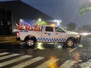 Algunas de las avenidas más importantes de la ciudad ya presentan encharcamientos significativos, lo que ha incrementado el tráfico en diversos puntos. ESPECIAL/Policía Vial Jalisco