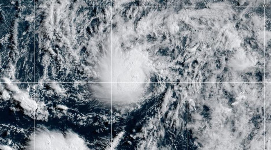 Foto satelital entregada por CIRA/NOAA que muestra a la tormenta tropical Amanda en el Océano Pacífico, el 3 de junio del 2026. AP