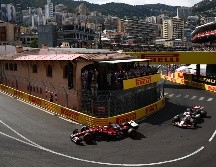 El circuito representa uno de los mayores desafíos para los pilotos debido a la cercanía de los muros, las curvas de baja velocidad y las escasas oportunidades de adelantamiento. AFP/ ARCHIVO.