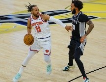 Jalen Brunson lideró a los Knicks con 30 puntos para tomar ventaja en Las Finales de la NBA ante San Antonio. EFE/ Carlos Ramírez