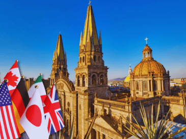 El recorrido turístico obligado comienza en el Centro Histórico de Guadalajara, un espacio fascinante donde el pasado colonial y el presente cosmopolita convergen de manera verdaderamente armoniosa y espectacular. ESPECIAL / CANVA