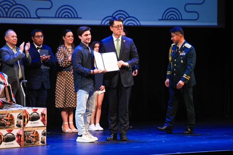 Samsung México se sumó al homenaje con un reconocimiento y obsequios a los veteranos. EL INFORMADOR/J. Acosta&nbsp;