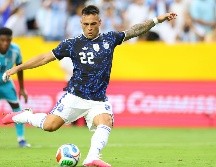 Lautaro Martínez. El atacante del Inter de Milán abrió la cuenta para los argentinos desde los once pasos. EFE/C. Ramírez