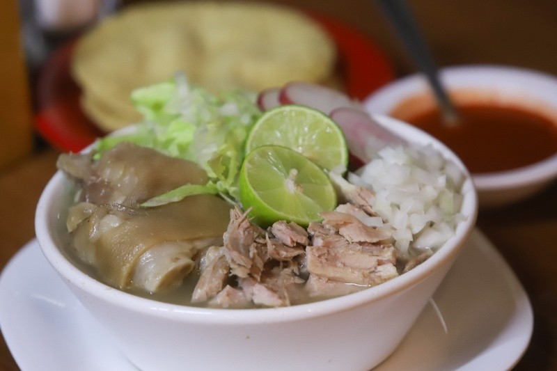 El pozole es un clásico de las cenadurías en la ciudad. EL INFORMADOR / ARCHIVO