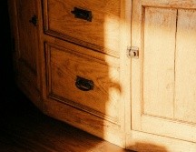 Un olor a humedad puede ser una señal de crecimiento de moho y debe prestarse atención. UNSPLASH / Q. SIMONSON