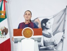 La Presidenta de México, Claudia Sheinbaum, habla durante una rueda de prensa este lunes, en el Palacio Nacional de la Ciudad de México. EFE/S. Gutiérrez