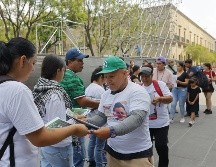 En medio de las críticas por el blindaje en el Centro Histórico tapatío, el flujo de turistas ha aumentado en los últimos días. EFE/F. Guasco
