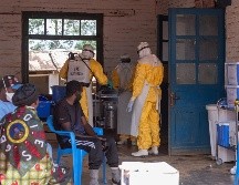 La OMS ha desplegado a más de un centenar de expertos en las provincias orientales de Ituri, Kivu del Norte y Kivu del Sur, incluyendo epidemiólogos y expertos en vacunas. AP/M. Sawasawa
