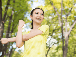 Cada una de estas acciones influye en factores clave relacionados con el envejecimiento saludable: el funcionamiento cardiovascular, la salud cerebral, el equilibrio hormonal y el bienestar emocional.  CANVA