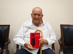 Carlos Enrigue presentó La Carta, una novela inspirada en un documento real que revela la denuncia de una mujer que temía ser asesinada por su esposo en el sur de Jalisco. EL INFORMADOR/ J. ACOSTA.